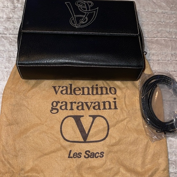 Preloved Garavani Valentino bag with long strap black leather great condition